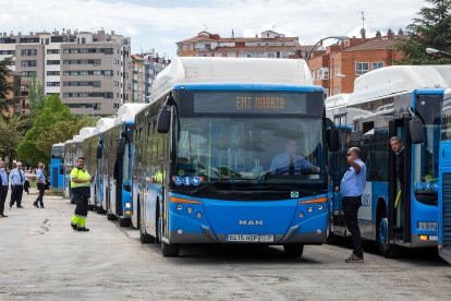 Llegada de los autobuses urbanos de Madrid a Burgos.