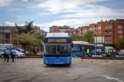 Llegada de los autobuses urbanos de Madrid a Burgos.