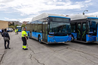 Llegada de los autobuses urbanos de Madrid a Burgos.