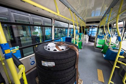 Llegada de los autobuses urbanos de Madrid a Burgos.