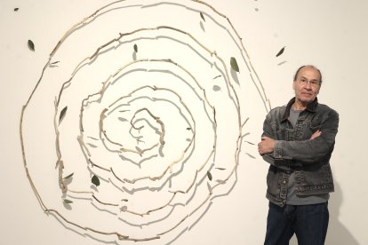 El artista  vallisoletano Eugenio Ampudia, expone 'Nadie encuentra arraigo en un planeta desconocido' en la galería madrileña Max Estrella