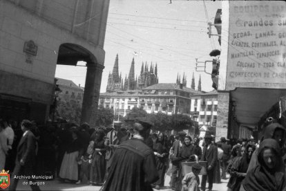 Imagen de la Feria de Atracciones que acogía La Flora hacia 1912.