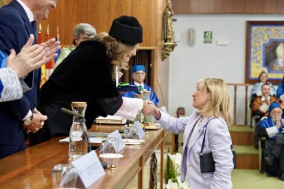 La Universidad de León celebra la festividad de su patrón, san Isidoro en un acto académico en el que se hará entrega de la Medalla Reina Urraca a la presidenta del Tribunal Superior de Justicia de Castilla y León, Ana del Ser, y de la Medalla de Oro a título póstumo al profesor Gerardo Villa.