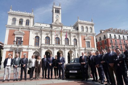 El presidente de la Junta, Alfonso Fernández Mañueco, y el alcalde, Jesús Julio Carnero, participan en el acto de presentación del proyecto de Movilidad Sostenible de Valladolid.