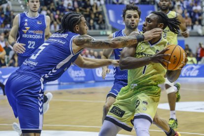 Imagen del partido entre San Pablo Burgos y Lleida.