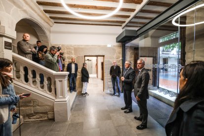 Ginés Clemente capitaneó la visita guiada a los medios de comunicación, junto a los responsables del equipo técnico que diseñaba la rehabilitación