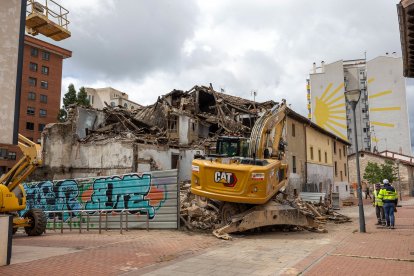 Derribo en el Pueblo Antiguo de Gamonal.