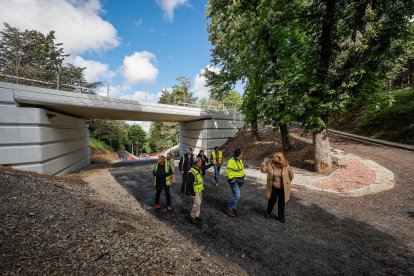 Un momento de la visita a las obras del nuevo puente del Castillo.