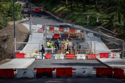 Un momento de la visita a las obras del nuevo puente del Castillo.