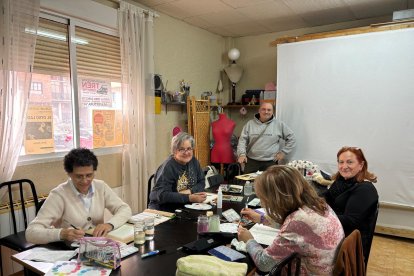 Luis con el grupo de acuarela