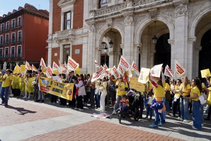 CCOO convoca una concentración con motivo de la huelga del profesorado del ciclo de educación infantil de 0 a 3 años.
