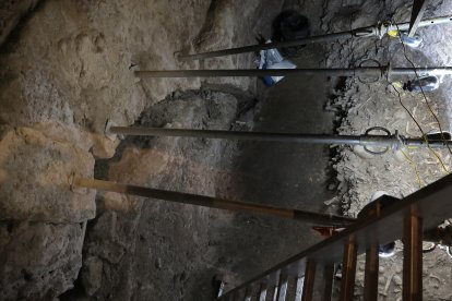 En la imagen el osario localizado en la Capilla de San Isidro dela Catedral de Palencia, parcialmente excavado