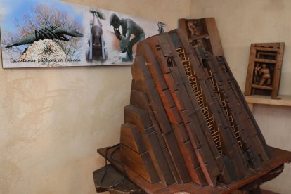 El Museo Ursi de Aguilar de Campoo (Palencia) custodia 160 piezas del escultor palentino Ursicino Martínez, un minero autodidacta que convirtió la madera de desecho en arte