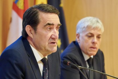 El consejero de Medio Ambiente, Vivienda y Ordenación del Territorio, Juan Carlos Suárez-Quiñones, inaugura una jornada formativa para medios de comunicación en materia de incendios forestales