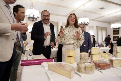 La consejera en funciones de Agricultura, Ganadería y Desarrollo Rural, María González Corral, asiste a la sesión de cata de los Cincho International ‘Cheese Awards 2026’