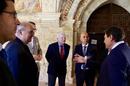 El consejero en funciones de Economía y Hacienda y portavoz, Carlos Fernández Carriedo, participa en el XII Congreso Regional de Empresa Familiar.