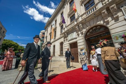 Recreación histórica de la visita de Alfonso XIII a Burgos con motivo del eclipse de 1905.