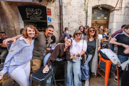 Instante de la fiesta preParral organizada por El Pez y Encarna's.