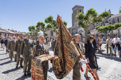 Alfonso VIII, que da nombre a la calle, se trajo de la batalla de las Navas de Tolosa el tapiz almohade cuya réplica se exhibe en el Curpillos.