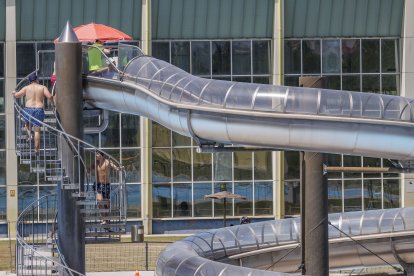 Primer día de apertura de las piscinas de verano de El Plantío.