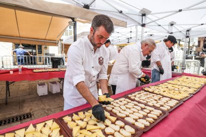 La Sociedad Gastronómica de Los Cucos celebra una nueva edición del Esquileo con fuerza renovada en su 50 aniversario.