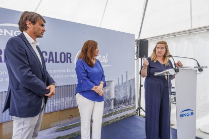 Un momento del acto de celebración de la colocación de la primera piedra de la nueva central energética en la calle La Lora, del polígono Burgos Este.