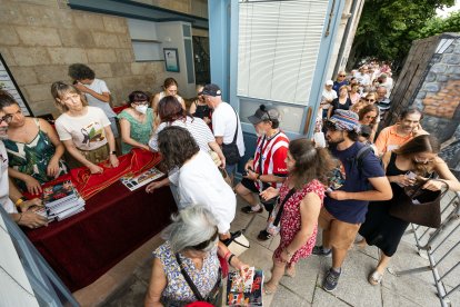 Furor por el pañuelo de las Fiestas de Sampedro 2026
