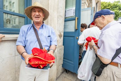 Furor por el pañuelo de las Fiestas de Sampedro 2026