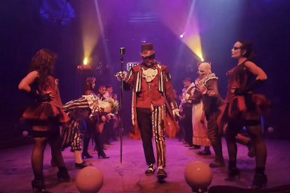 Instante del Circo del Pánico que ofrece el el Gran Circo Holiday en su sesión de noche.