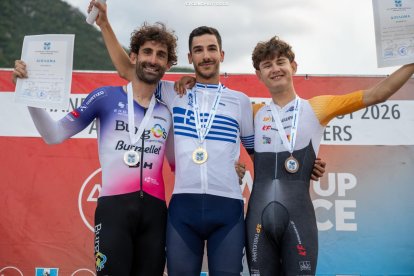 Georgios Bouglas, en el segundo escalón del podio en Grecia.