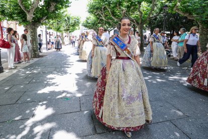 Instante del homenaje al Cid de las falleras y la corte burgalesa.