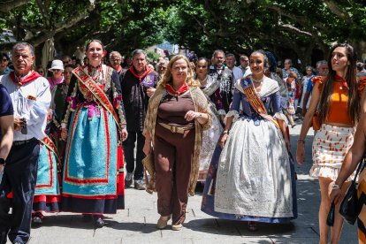 Instante del homenaje al Cid de las falleras y la corte burgalesa.