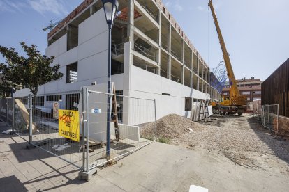 A lo largo de este curso se ha levantado la estructura del nuevo edificio y ha comenzado a colocarse la fachada.