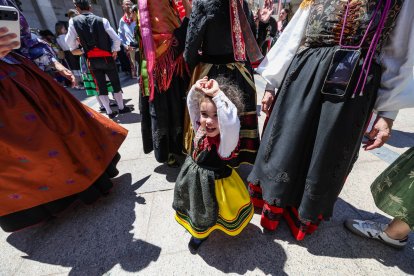 Instante del Homenaje a la jota de las fiestas de San Pedro y San Pablo 2026.