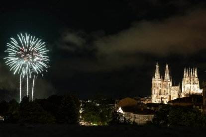 Instante de la segunda sesión de fuegos artificiales de San Pedro y San Pablo 2026.