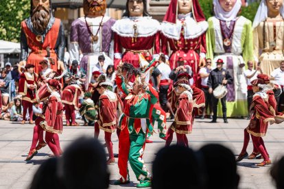 Baile de Danzantes, Gigantillos y Gigantones en las fiestas de San Pedro 2026.