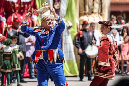 Baile de Danzantes, Gigantillos y Gigantones en las fiestas de San Pedro 2026.