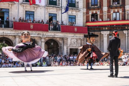 Baile de Danzantes, Gigantillos y Gigantones en las fiestas de San Pedro 2026.