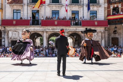 Baile de Danzantes, Gigantillos y Gigantones en las fiestas de San Pedro 2026.