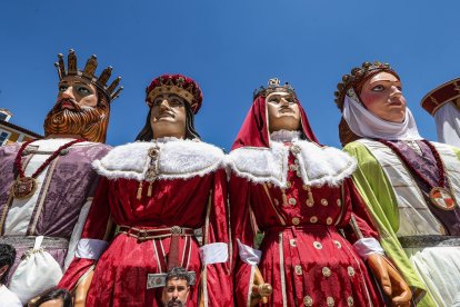 Baile de Danzantes, Gigantillos y Gigantones en las fiestas de San Pedro 2026.