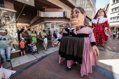 Baile de Danzantes, Gigantillos y Gigantones en las fiestas de San Pedro 2026.