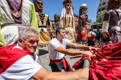 Baile de Danzantes, Gigantillos y Gigantones en las fiestas de San Pedro 2026.