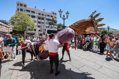 Baile de Danzantes, Gigantillos y Gigantones en las fiestas de San Pedro 2026.