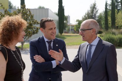 Los presidentes de las diputaciones de Salamanca, Javier Iglesias, y Valladolid, Conrado Íscar, participan en la presentación de Salamaq, la Feria del Sector Agropecuario y 37 Exposición Internacional de Ganado Puro
