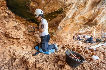 Galería es un yacimiento de 40 metros cuadrados y se excava un nivel datado en 300.000 años de antigüedad.