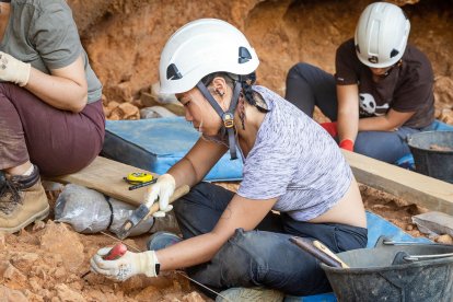 Galería es un yacimiento de 40 metros cuadrados y se excava un nivel datado en 300.000 años de antigüedad.