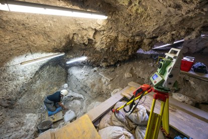Trabajos de cribado, recolección y excavación en las dos áreas de excavación de Mirador.