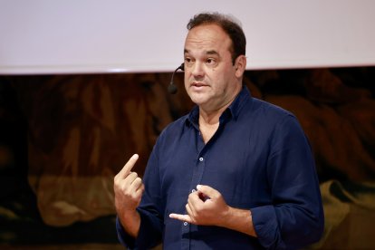 El economista José Carlos Diez imparte la conferencia ‘León en la era de la inteligencia artificial’, organizada por el Círculo Empresarial Leonés