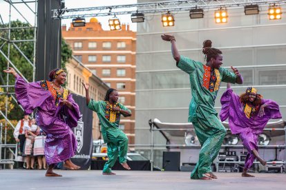 Imagen de la inauguración del festival en la plaza de San Juan.