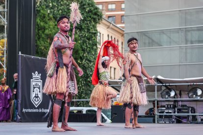 Imagen de la inauguración del festival en la plaza de San Juan.